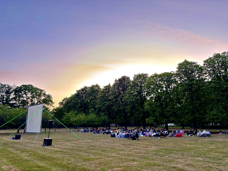 Sonnenuntergang beim Open Air Kino